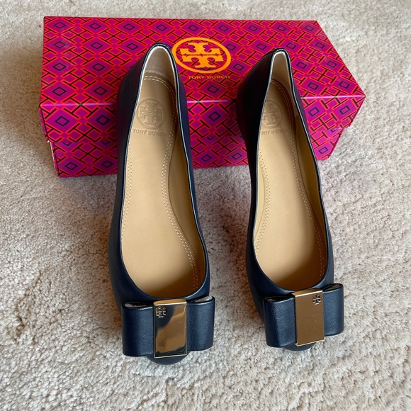 NWT TORY BURCH Chase Ballet-Nappa Navy Leather Flats Size 5.5 - Picture 2 of 8